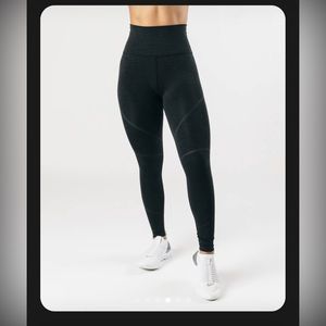 NEW Alphalete OG Revival Leggings - Black Medium